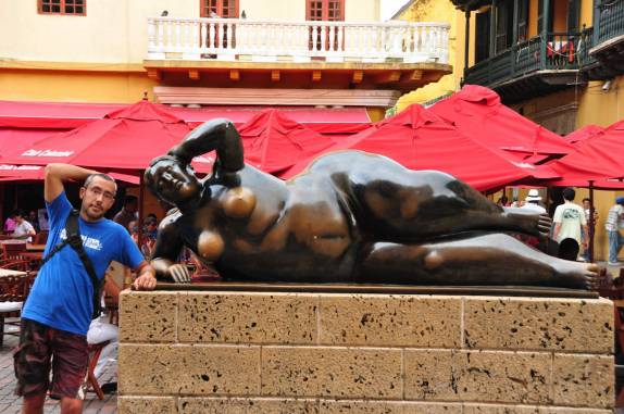 Botero, na Plaza San Domingo, na cidade murada de  Cartagena, na Colômbia